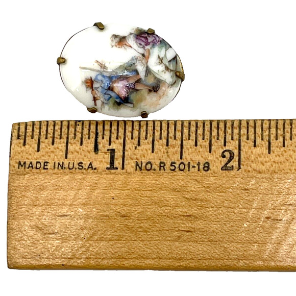 Vintage Victorian Picture Enamel Brooch Lapel Pin Travel Souvenir Memorabilia - Picture 3 of 4